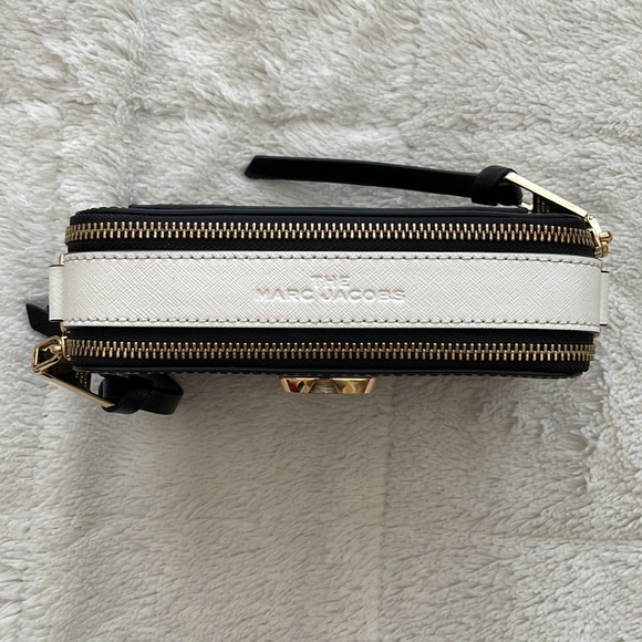 SOLD - Marc Jacobs Snapshot bag - Picture 3 of 16